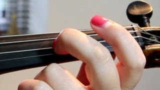 How To Do VIBRATO in the VIOLINVIOLA Slow MOTION wrist vibrato [upl. by Bilat]