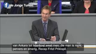 CDU parlementslid steunt Erdogan en wijst Böhmermann terecht [upl. by Hakkeber847]