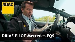 Mercedes EQS DRIVE PILOT im Stau Der Vorreiter des autonomen Fahrens  ADAC [upl. by Romanas]