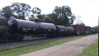 Leesville LA 8272014 1002 am First GenSet locomotive [upl. by Anna-Maria]