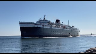 SS Badger Horn Blasts  Ludington Michigan [upl. by Erde495]