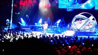 Watch Garth Brooks Get Booed in Portland Before Friends in Low Places [upl. by Evelc217]