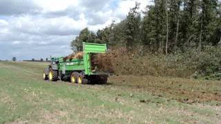 Joskin FertiCap 550912U 14t amp John Deere 6830  wwwagrotestypl [upl. by Erfert]