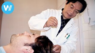 Unerklärliche Kopfschmerzen  Patient testet die traditionelle chinesische Medizin [upl. by Bruni]