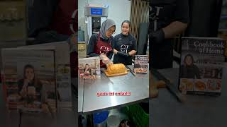 Cara yang benar potong roti sisir roti belajarbaking kursusbakery baking bakery bakingpemula [upl. by Schoenburg]