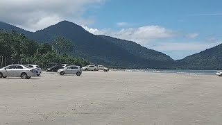 Olha o perigo  Carros na faixa de areia na praia em Ubatuba SP [upl. by Annaig]