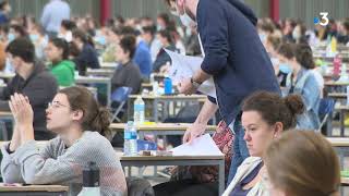 Près de 1 000 étudiants passent le concours PACES à Limoges [upl. by Annayek]