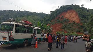 Falaise de Dschang  un glissement de terrain fait de nombreux dégâts [upl. by Yeloc]