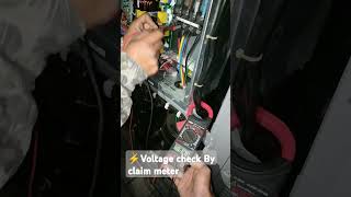 Claim metre se voltage check karna sikhehvac airconditioner ac youtub electrical construction [upl. by Notniuqal]