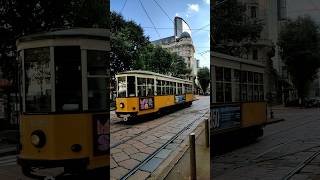 Incrocio tra due tram depoca a Milano [upl. by Burgwell]