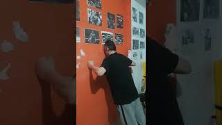 Ejercicio de flexiones en pared con puños abiertas y cerradas haremos 4 series 15 repeticiones [upl. by Gader]