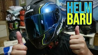 UNBOXING Shark Race R Pro Guintoli CARBON [upl. by Htinek]