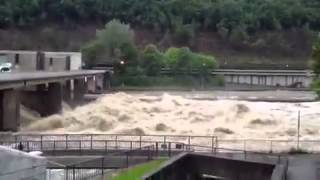 Neckar Wasserstau am Wehr Esslingen HochwasserMonsterwelle [upl. by Letitia]