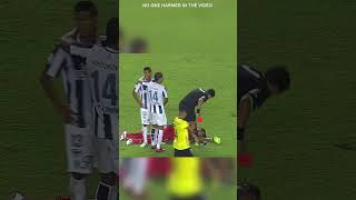 This player try to avoid red card in football  shorts facts factsinhindi [upl. by Reviel]