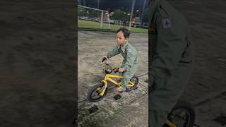 ใช่ชุดทหารปั่น bmx bike mountainbike แผ่นดินนักปั่น [upl. by Steinke]