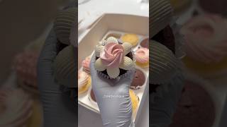 🩷🤍 nozzles 172 amp 2D cupcakedecorating cupcaketutorial shorts buttercream fyp howto baking [upl. by Mack]