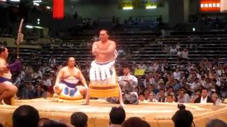 Sumo Wrestler Yokozuna Hakuho ritual dance [upl. by Nnyllatsyrc]