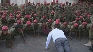 Photo Ethiopia PM relives his military days with protesting soldiers [upl. by Odlanor]