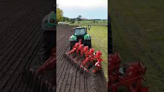 DEUTZFAHR 7250 TTV mit KUHN VARIMASTER L Drehpflug [upl. by Aneekas]