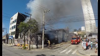 Incêndio destrói loja de peças automotivas no bairro Iguaçu em Ipatinga [upl. by Lennahs]