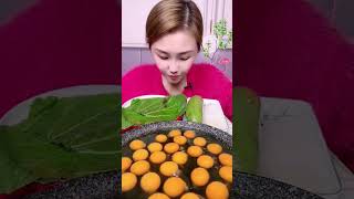 chineses a comer ovo cru asmr chinesefood food koreanfood mukbang comida ovo eatingegg egg [upl. by Ardena64]