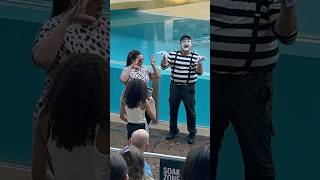 Roar 🦁😂 Tom the Mime antics seaworldmime funny prank seaworld [upl. by Nobile]