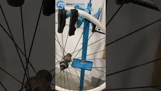 A poorly designed MTB wheel by Shimano [upl. by Sungam]