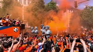 Snollebollekes Orange Parade Berlin links amp rechts [upl. by Arabella]