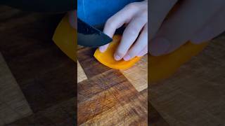 Huusk Knife vs Bell Pepper 🫑 howto sharpen the infamous meme knife 💯 on whetstone satisfying [upl. by Wharton]