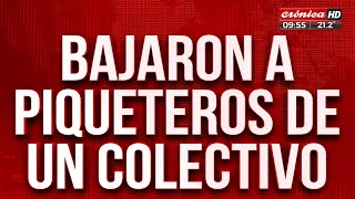 Protocolo antipiquetes en acción bajaron a manifestantes de un colectivo [upl. by Uda504]