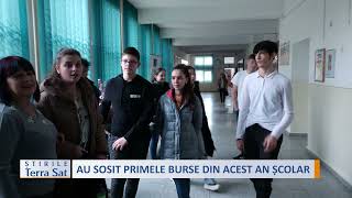 AU SOSIT PRIMELE BURSE DIN ACEST AN ȘCOLAR [upl. by Noval]