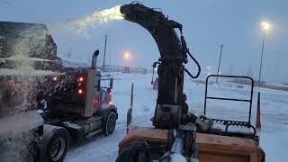 Opération déneigement lord du 13 janvier 2023 à Montréal avec un Larue D60 [upl. by Laughlin]