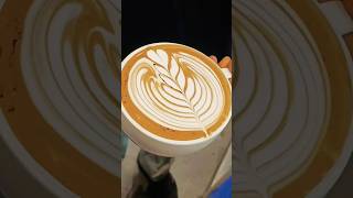 CLASSIC LATTE ART TULIP POUR ❤️The secret to clean Tulip stacks [upl. by Modesta689]