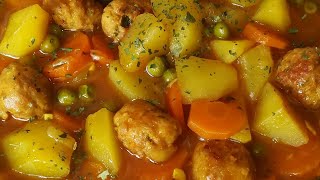 ALBÓNDIGAS con PATATAS ZANAHORIAS y GUISANTES 🥔🥕🧅🧄 ¡¡FACILÍSIMAS [upl. by Heer]