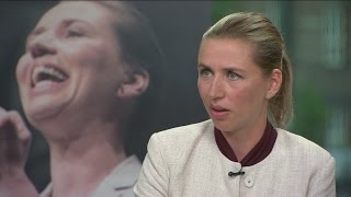 Mette Frederiksen svarer igen Jeg er ikke blå og borgerlig  Aftenshowet [upl. by Broek544]