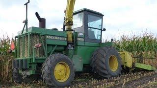 Maishakselen met John Deere 5830 hakselaar van melkveebedrijf Van Gestel [upl. by Nolte781]