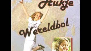 Aukje Fijn  Wereldbolwmv [upl. by Enenaej]