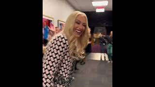 Gwen Stefanis Surprise “Hollaback Girl” Welcome on The Jennifer Hudson Show [upl. by Genny]