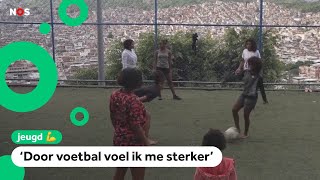 Straatvoetbal geeft kinderen hoop in Brazilië [upl. by Erlina]