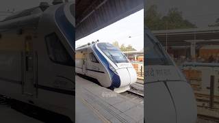 22448 New Delhi Vande Bharat Horn travel shorts travelvines [upl. by Gnod]