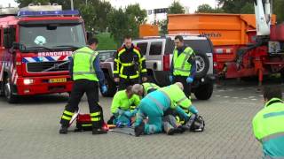 JF HD AED Demonstratie  Open dag Brandweer Barendrecht 27102012 [upl. by Aniweta]