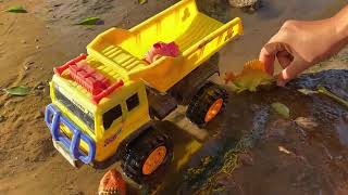 Tayo The Little Bus amp Disney Cars 3  Lightning McQueen Playing With The Chain  Toys For Kids [upl. by Regan709]