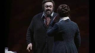 Luciano Pavarotti  quotChe Gelida Maninaquot  La Bohème  Giacomo Puccini [upl. by Hsihsa]