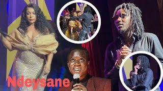 Oh Wally Seck presque en larmes sur la scène de Viviane Chidid reprend le son de Thione Seck Bouñia… [upl. by Yancy205]