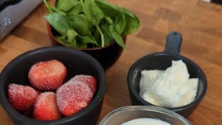 Strawberry Spinach Smoothie plus Breakfast Bowl Healthy Breakfast Nov 9 [upl. by Nalced211]