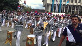 Banda Colegio San Jose de Los Infantes Burguer King 2013 [upl. by Ellak]