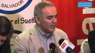 Kasparov propone escuelas de ajedrez en El Salvador [upl. by Akinej]