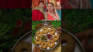 Gopi bahu🍒Making Medu Vada🥯 shorts viralvideo gopibahu sathnibhanasathiya [upl. by Ecirp]