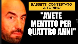 TORINO BASSETTI CONTESTATO DURANTE LA PRESENTAZIONE DEL SUO LIBRO [upl. by Attecnoc]