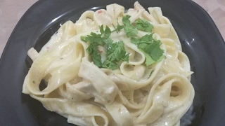 CHICKEN ALFREDO FETTUCCINE PASTA RECIPE  EASY PASTA CHICKEN IN WHITE SAUCE in UrduHindi [upl. by Yllehs401]